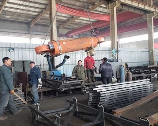 山西唯和達機械：發(fā)往霍州的導向滑靴，油缸！